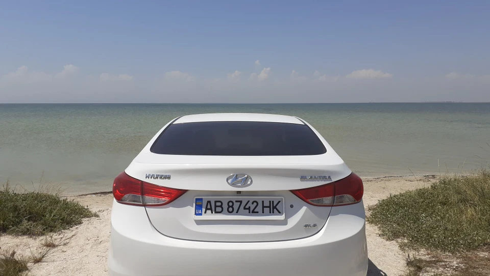 Hyundai Elantra 1.6 Атмосферник 2