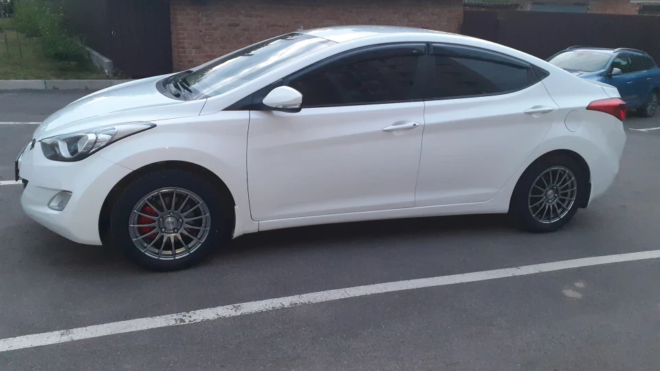 Hyundai Elantra 1.6 Атмосферник 3