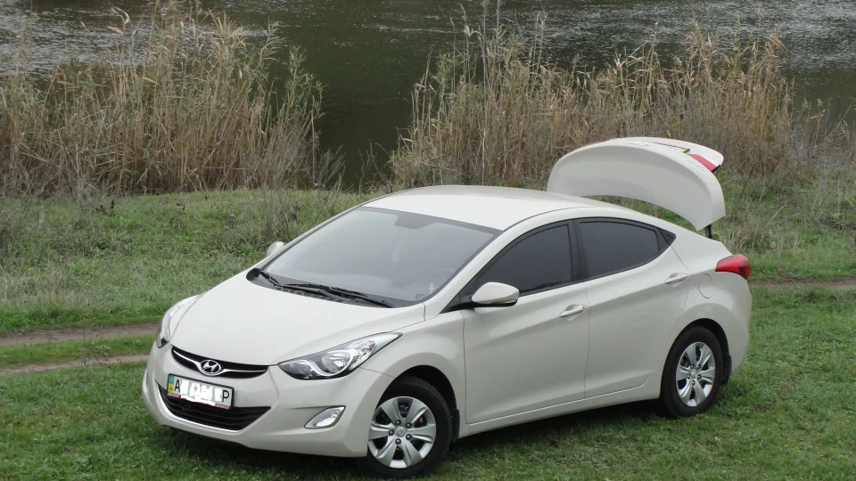 Hyundai Elantra 1.6 GLS 5