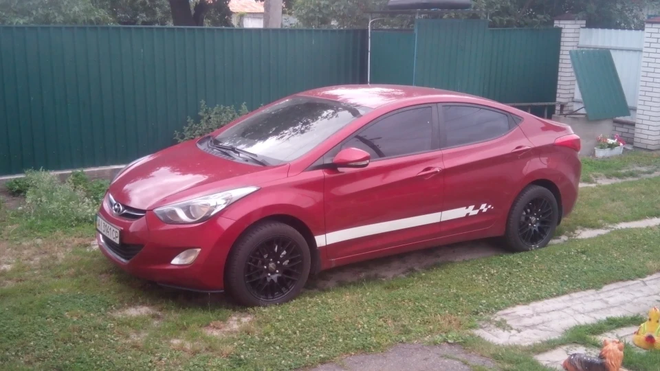 Hyundai Elantra 1,6 літра 132 Л/С 2