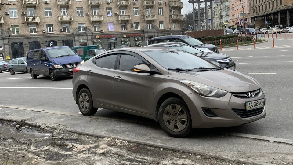 Hyundai Elantra 1,6 механіка 3