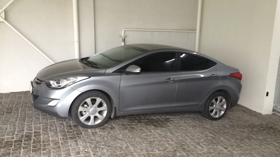 Hyundai Elantra 1.8 AT Premium 2