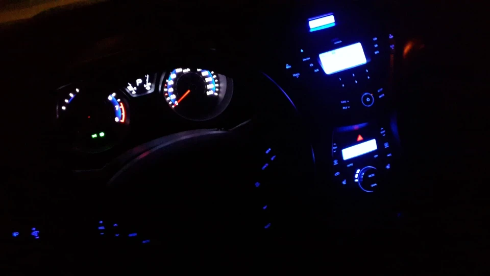 Hyundai Elantra 1,8 at ХАЛВА 3
