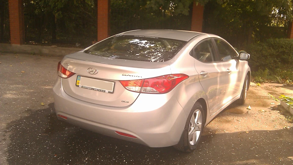 Hyundai Elantra 1.8 AT 3