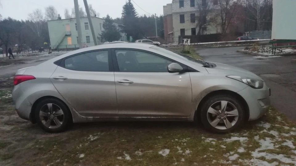 Hyundai Elantra 1.8 GLS 2