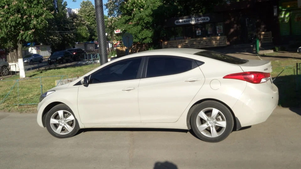 Hyundai Elantra 1.8 інжектор 2