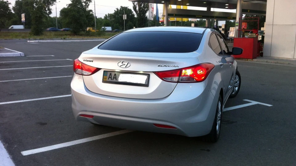 Hyundai Elantra 1.8 ручка 6-ст (150 л.с) 4