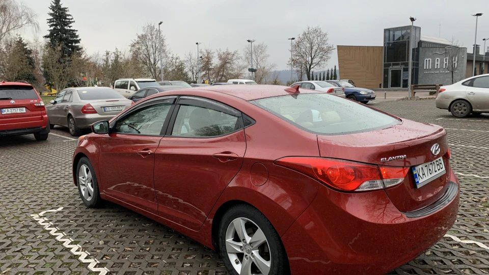 Hyundai Elantra 1.8 5