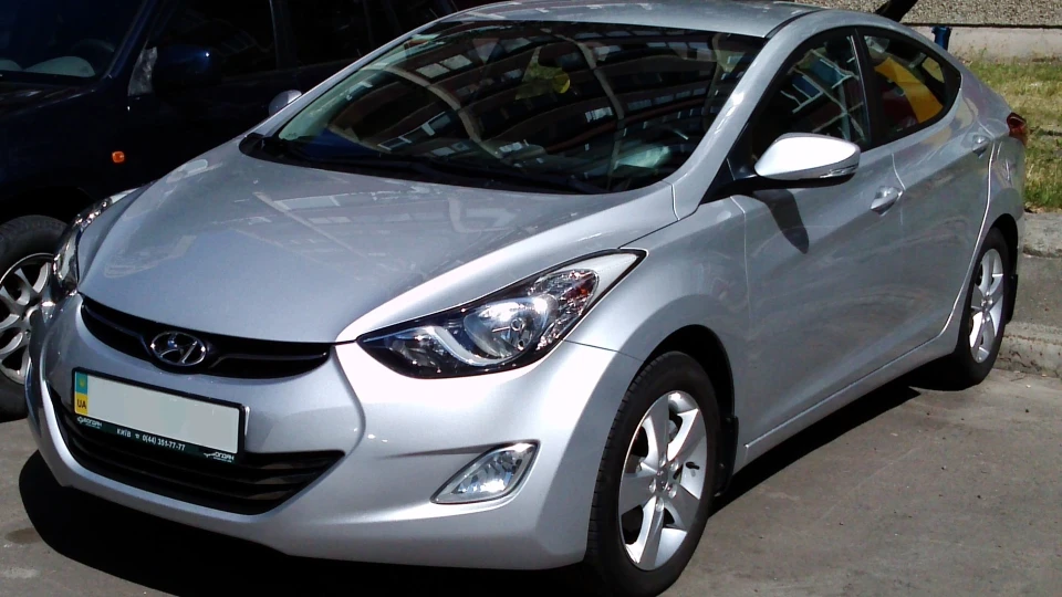 Hyundai Elantra 1.8MT 2