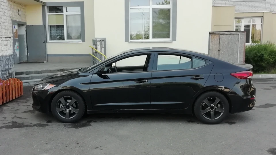 Hyundai Elantra 2.0 AT