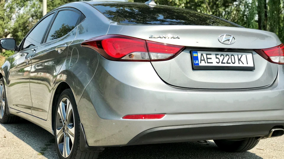 Hyundai Elantra 2.0 GDI 2