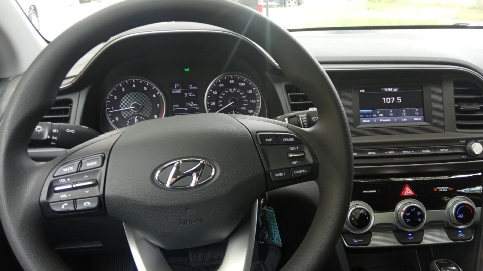 Hyundai Elantra 2.0 SE 4
