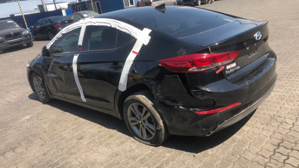 Hyundai Elantra 2.0 USA 5