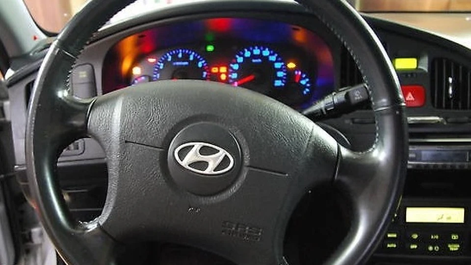 Hyundai Elantra 2.0 5