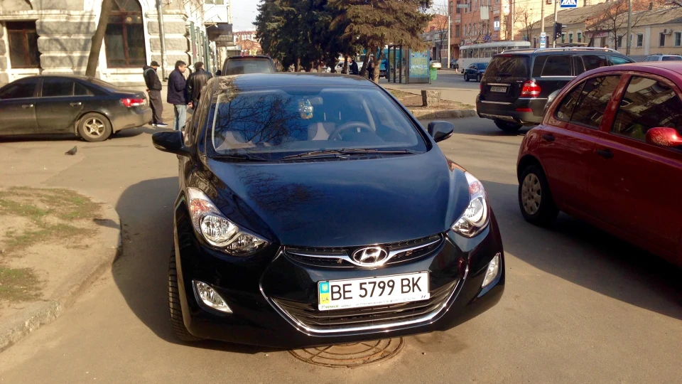 Hyundai Elantra Artnale 3