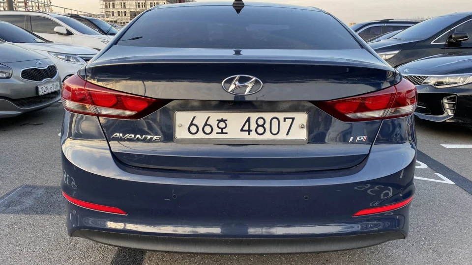 Hyundai Elantra Avante LPI 3