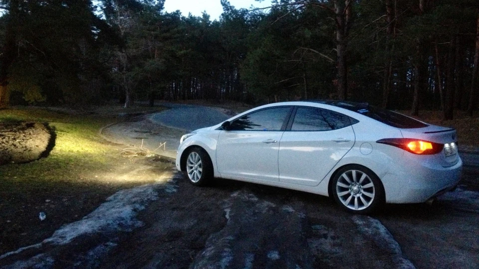 Hyundai Elantra Бакінець 4
