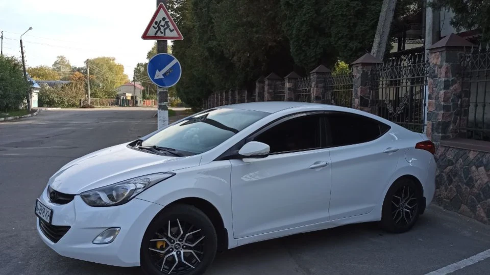 Hyundai Elantra BEGEMOT 4