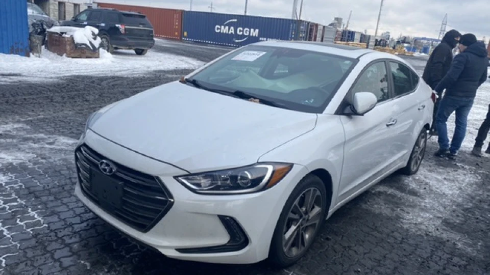 Hyundai Elantra Білий перламутр 4