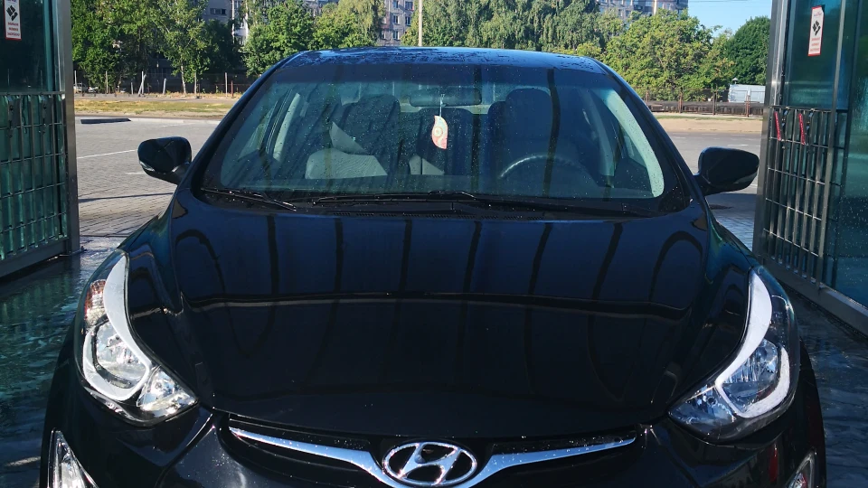 Hyundai Elantra Black EL 2