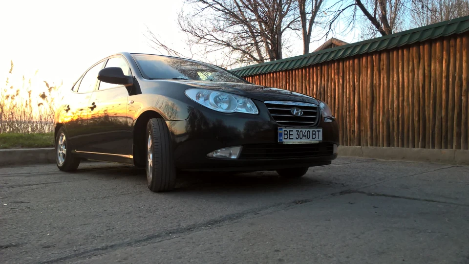 Hyundai Elantra Black Pearl 2.0