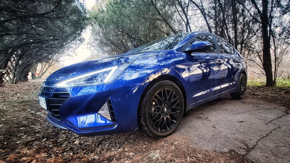 Hyundai Elantra Blue Shark