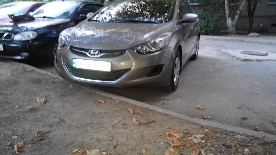 Hyundai Elantra бронза 3