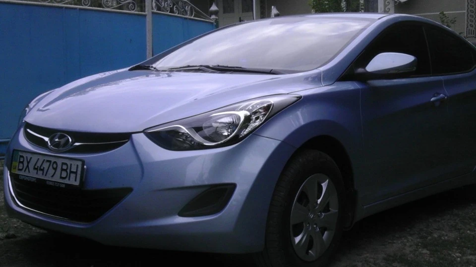 Hyundai Elantra Clean Blue 1.6 база 2