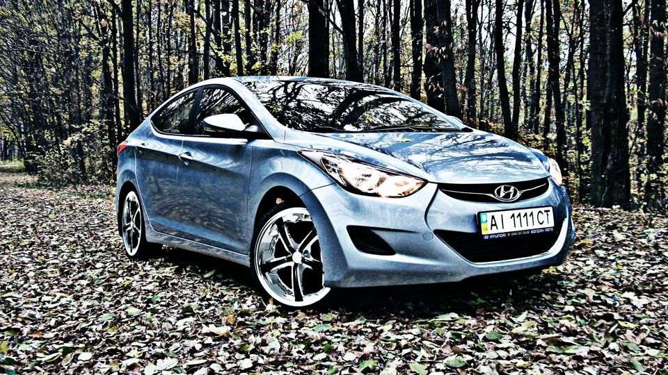 Hyundai Elantra Clear Blue 2