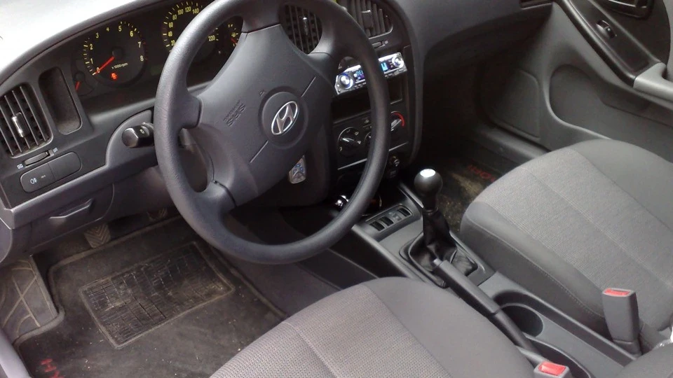 Hyundai Elantra Дешево та сердито 3