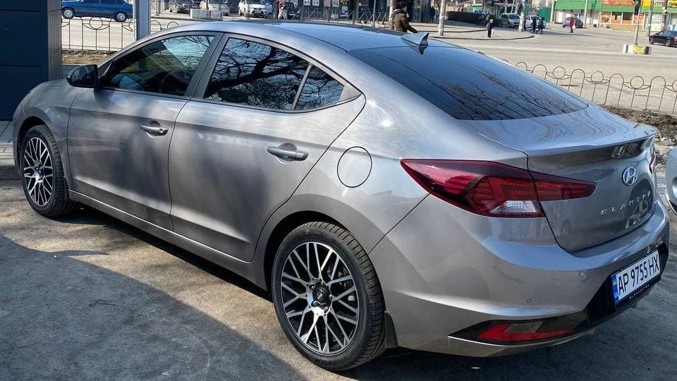 Hyundai Elantra Елааантра 2