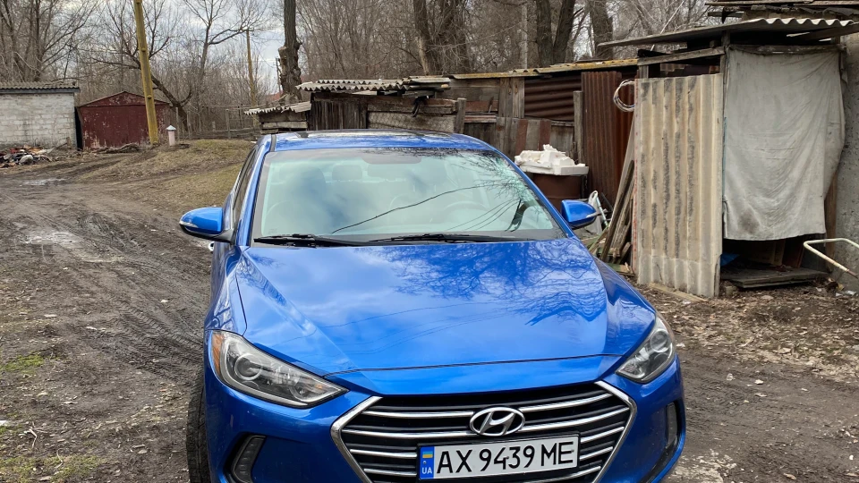 Hyundai Elantra Elantra Limited 2.0 4