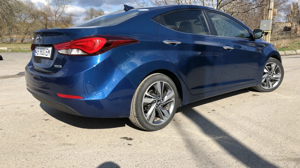 Hyundai Elantra Electra 5