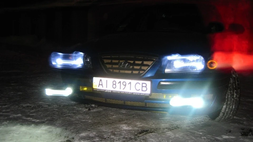 Hyundai Elantra GL "Transformer Bot" 2