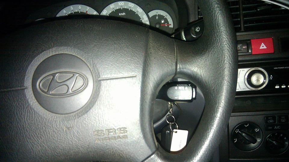 Hyundai Elantra GLS 1,6 Хетч. 3