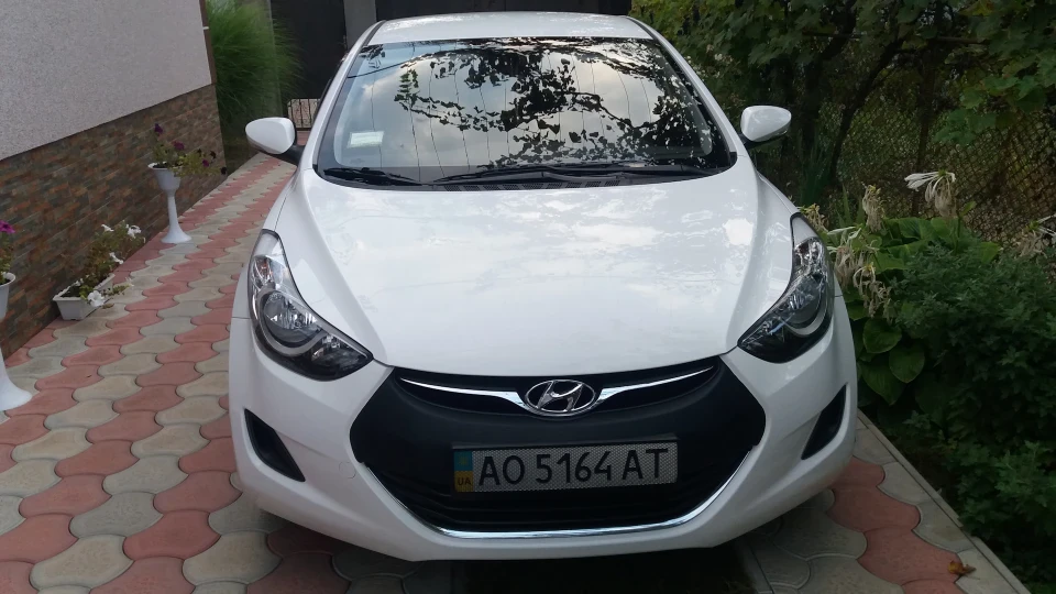 Hyundai Elantra Individual 2