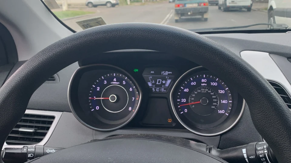 Hyundai Elantra іноземка 2