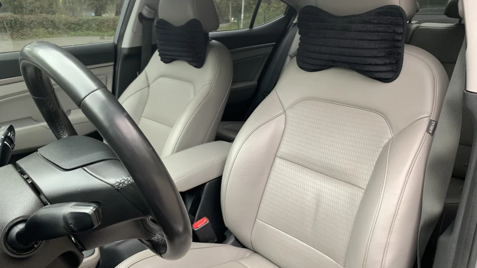 Hyundai Elantra Limited 3