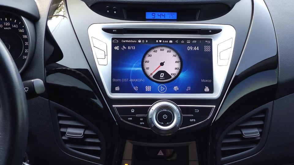 Hyundai Elantra MD © 3