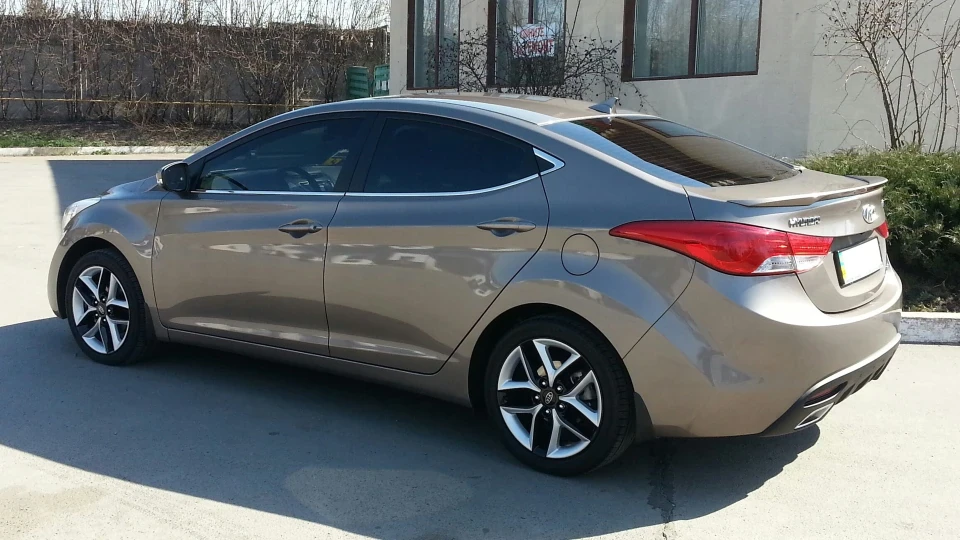 Hyundai Elantra MD © 5