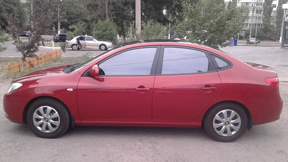 Hyundai Elantra Не красненька 4