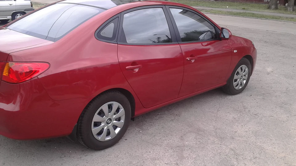Hyundai Elantra Не красненька 5
