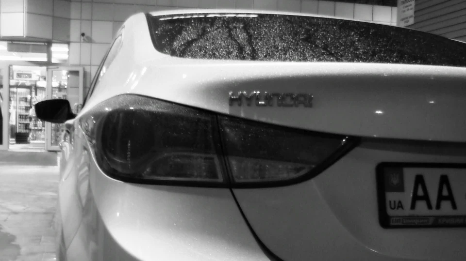 Hyundai Elantra Silver Cloud 4