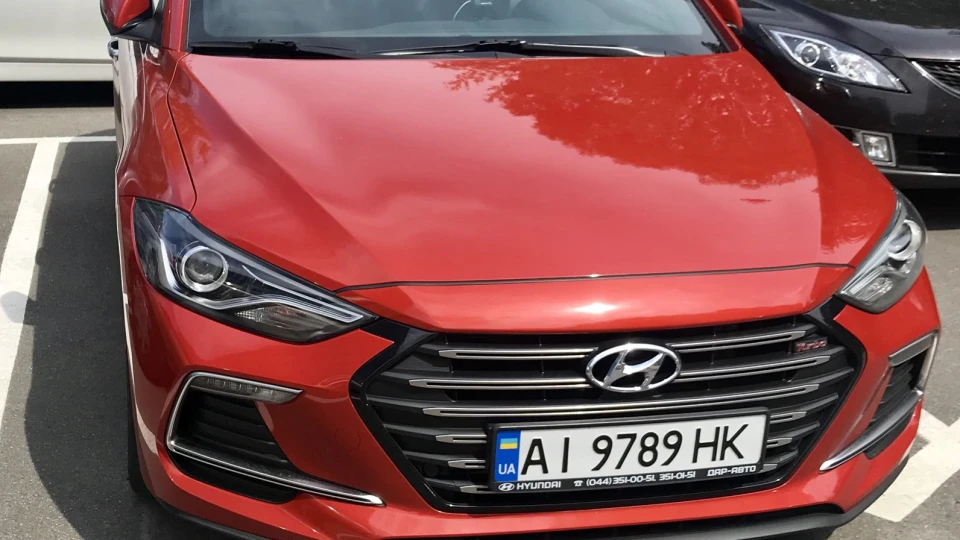 Hyundai Elantra Sport 3