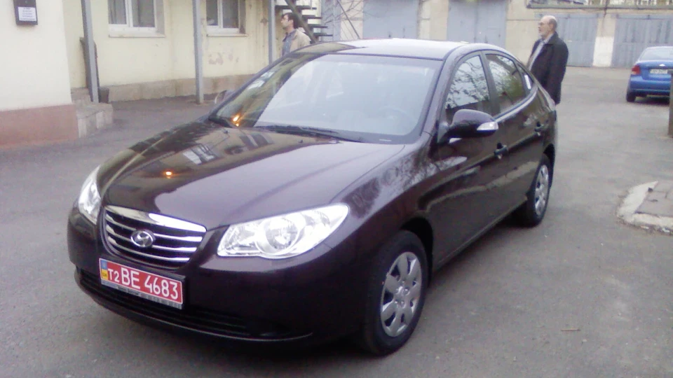 Hyundai Elantra Вишнева Елька 2
