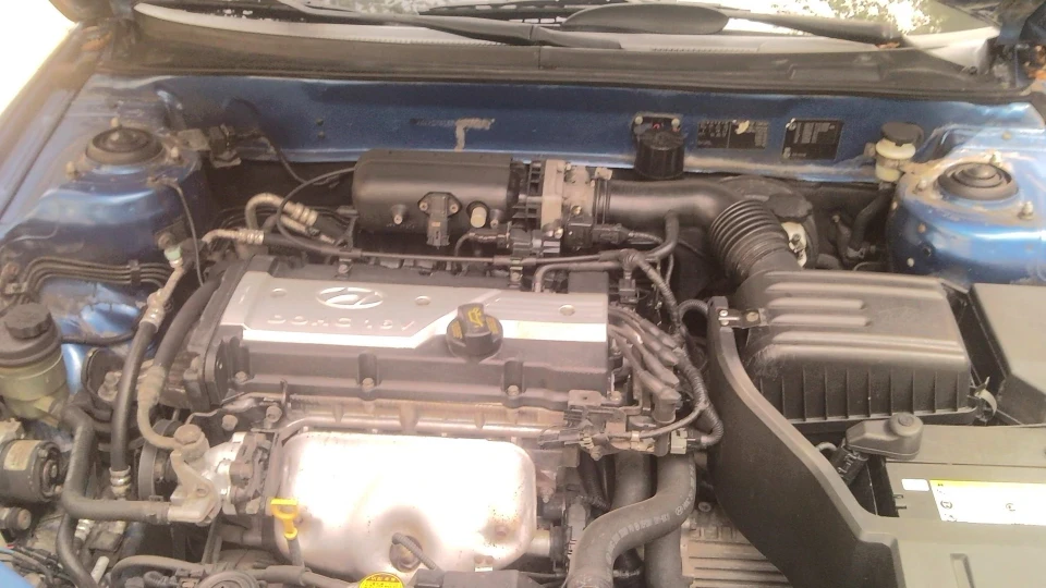 Hyundai Elantra XD 1.6 GLS 5