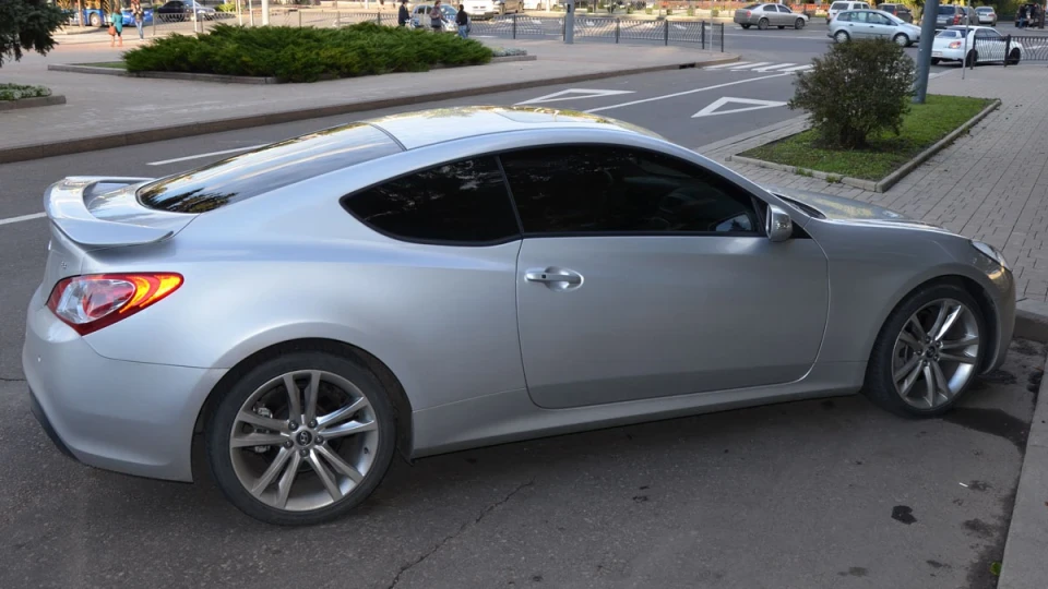 Hyundai Genesis Coupe 2