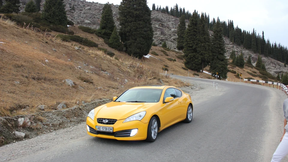 Hyundai Genesis Coupe 2