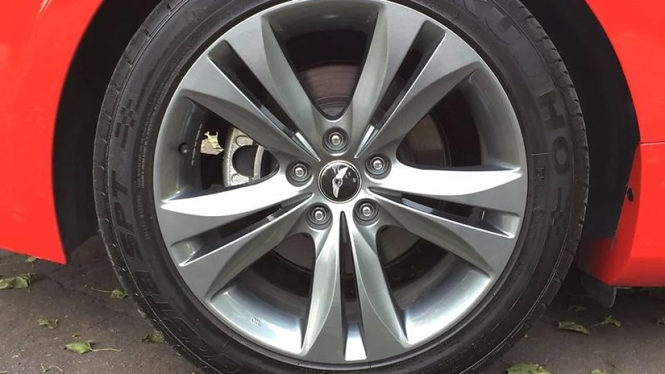 Hyundai Genesis Coupe 2.0 Т 3