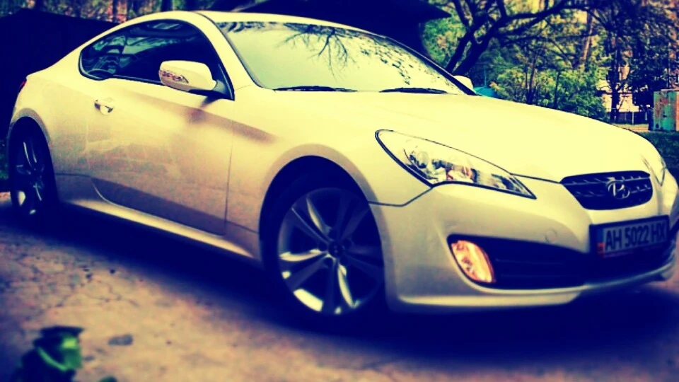 Hyundai Genesis Coupe 2.0 турбо